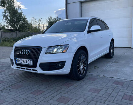 Белый Ауди Ку 5, объемом двигателя 2 л и пробегом 283 тыс. км за 15900 $, фото 1 на Automoto.ua
