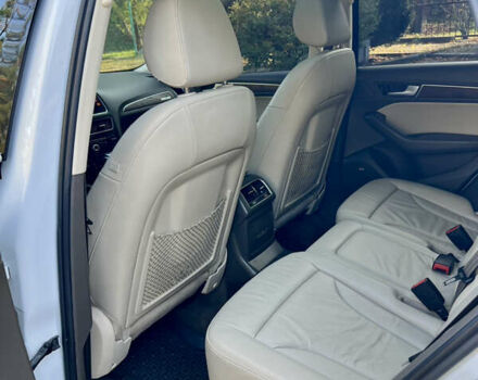 Белый Ауди Ку 5, объемом двигателя 2 л и пробегом 197 тыс. км за 12900 $, фото 25 на Automoto.ua