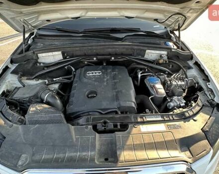 Білий Ауді Ку 5, об'ємом двигуна 1.98 л та пробігом 193 тис. км за 14000 $, фото 25 на Automoto.ua