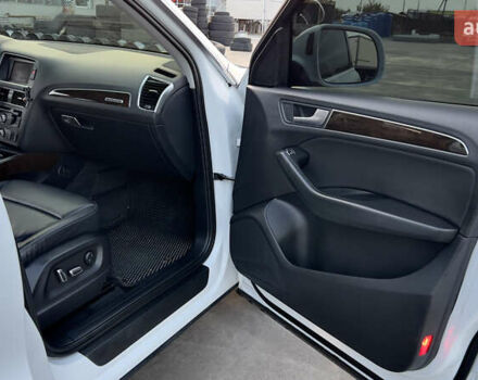 Белый Ауди Ку 5, объемом двигателя 1.97 л и пробегом 131 тыс. км за 18000 $, фото 13 на Automoto.ua