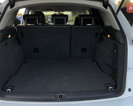 Белый Ауди Ку 5, объемом двигателя 1.97 л и пробегом 131 тыс. км за 18000 $, фото 19 на Automoto.ua