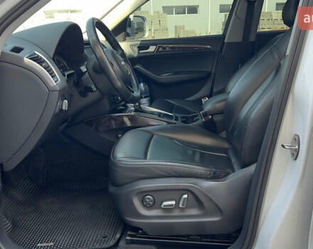 Белый Ауди Ку 5, объемом двигателя 1.97 л и пробегом 131 тыс. км за 18000 $, фото 6 на Automoto.ua