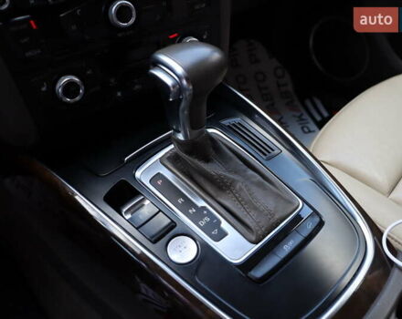 Белый Ауди Ку 5, объемом двигателя 2 л и пробегом 201 тыс. км за 15700 $, фото 25 на Automoto.ua