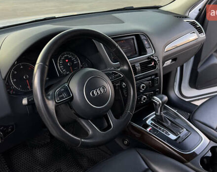 Белый Ауди Ку 5, объемом двигателя 1.97 л и пробегом 131 тыс. км за 18000 $, фото 7 на Automoto.ua