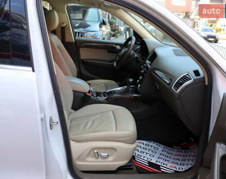 Белый Ауди Ку 5, объемом двигателя 2 л и пробегом 201 тыс. км за 15700 $, фото 38 на Automoto.ua