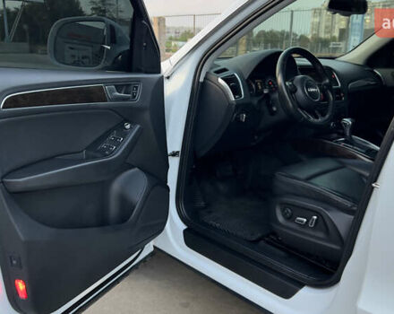 Белый Ауди Ку 5, объемом двигателя 1.97 л и пробегом 131 тыс. км за 18000 $, фото 12 на Automoto.ua