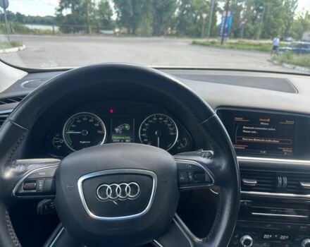 Белый Ауди Ку 5, объемом двигателя 2 л и пробегом 270 тыс. км за 15000 $, фото 16 на Automoto.ua