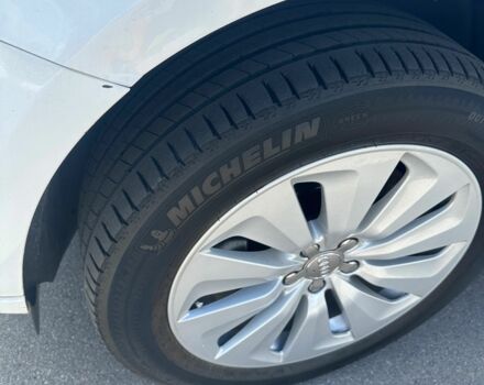 Белый Ауди Ку 5, объемом двигателя 2 л и пробегом 270 тыс. км за 15000 $, фото 15 на Automoto.ua