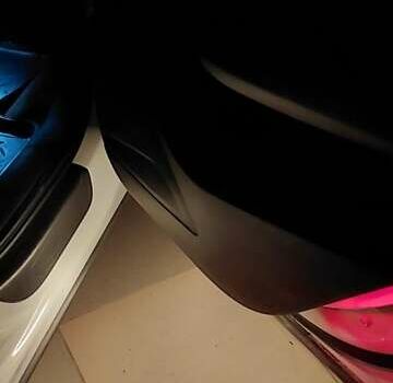 Белый Ауди Ку 5, объемом двигателя 2 л и пробегом 268 тыс. км за 16500 $, фото 20 на Automoto.ua