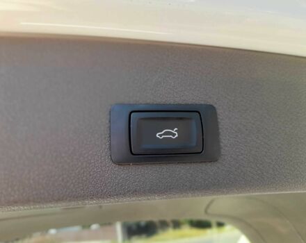 Белый Ауди Ку 5, объемом двигателя 2 л и пробегом 246 тыс. км за 13200 $, фото 14 на Automoto.ua