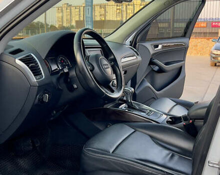 Белый Ауди Ку 5, объемом двигателя 1.97 л и пробегом 131 тыс. км за 18000 $, фото 10 на Automoto.ua