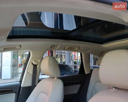 Белый Ауди Ку 5, объемом двигателя 2 л и пробегом 201 тыс. км за 15700 $, фото 16 на Automoto.ua