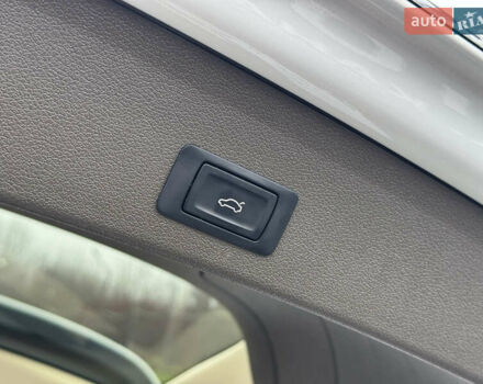 Белый Ауди Ку 5, объемом двигателя 2 л и пробегом 207 тыс. км за 13700 $, фото 23 на Automoto.ua