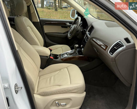 Білий Ауді Ку 5, об'ємом двигуна 3 л та пробігом 181 тис. км за 18999 $, фото 58 на Automoto.ua