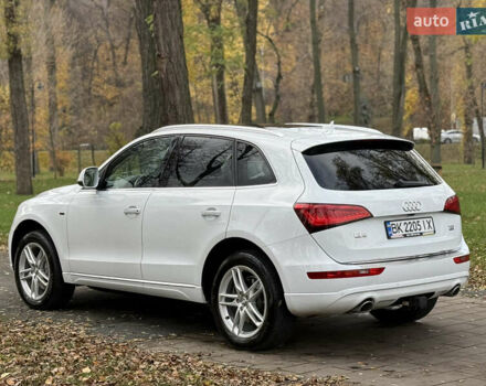 Білий Ауді Ку 5, об'ємом двигуна 3 л та пробігом 181 тис. км за 18999 $, фото 21 на Automoto.ua