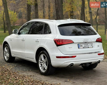 Білий Ауді Ку 5, об'ємом двигуна 3 л та пробігом 181 тис. км за 18999 $, фото 20 на Automoto.ua