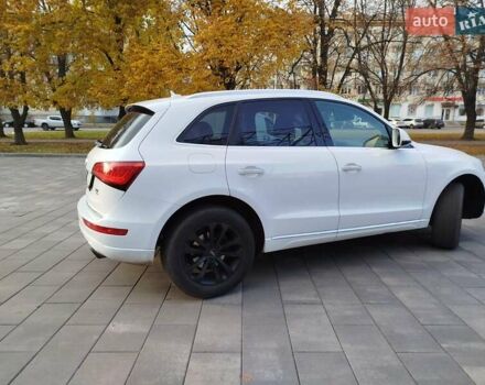 Белый Ауди Ку 5, объемом двигателя 2 л и пробегом 213 тыс. км за 13000 $, фото 15 на Automoto.ua