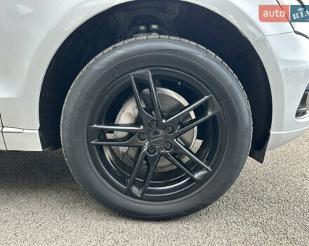 Білий Ауді Ку 5, об'ємом двигуна 2 л та пробігом 237 тис. км за 14250 $, фото 10 на Automoto.ua