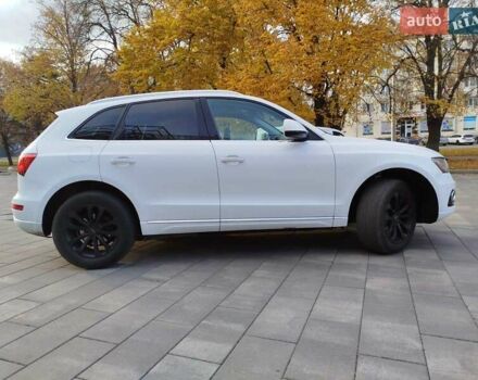 Белый Ауди Ку 5, объемом двигателя 2 л и пробегом 213 тыс. км за 13000 $, фото 16 на Automoto.ua