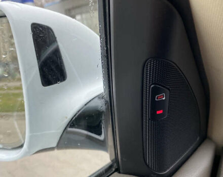 Белый Ауди Ку 5, объемом двигателя 2 л и пробегом 219 тыс. км за 14500 $, фото 12 на Automoto.ua