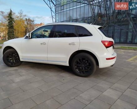 Белый Ауди Ку 5, объемом двигателя 2 л и пробегом 213 тыс. км за 13000 $, фото 1 на Automoto.ua