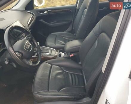 Белый Ауди Ку 5, объемом двигателя 2 л и пробегом 138 тыс. км за 12900 $, фото 5 на Automoto.ua