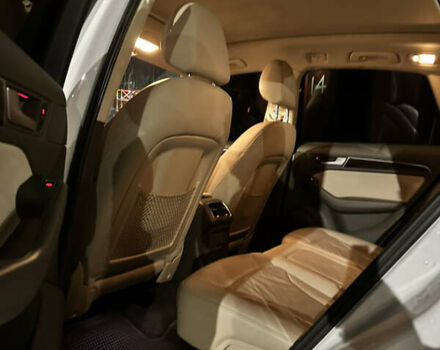 Білий Ауді Ку 5, об'ємом двигуна 2 л та пробігом 250 тис. км за 14000 $, фото 17 на Automoto.ua