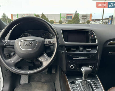 Білий Ауді Ку 5, об'ємом двигуна 2 л та пробігом 237 тис. км за 14250 $, фото 27 на Automoto.ua