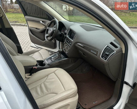 Белый Ауди Ку 5, объемом двигателя 2 л и пробегом 252 тыс. км за 12500 $, фото 11 на Automoto.ua