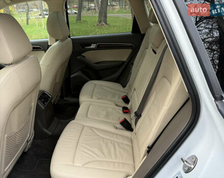 Білий Ауді Ку 5, об'ємом двигуна 3 л та пробігом 181 тис. км за 18999 $, фото 46 на Automoto.ua