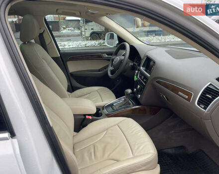 Білий Ауді Ку 5, об'ємом двигуна 2 л та пробігом 250 тис. км за 13999 $, фото 26 на Automoto.ua