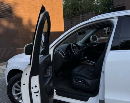 Білий Ауді Ку 5, об'ємом двигуна 2 л та пробігом 122 тис. км за 17000 $, фото 5 на Automoto.ua
