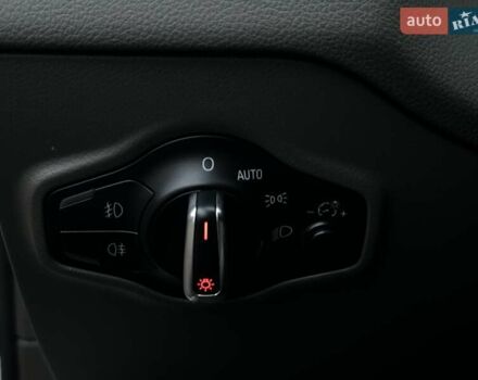 Білий Ауді Ку 5, об'ємом двигуна 1.98 л та пробігом 152 тис. км за 17950 $, фото 25 на Automoto.ua