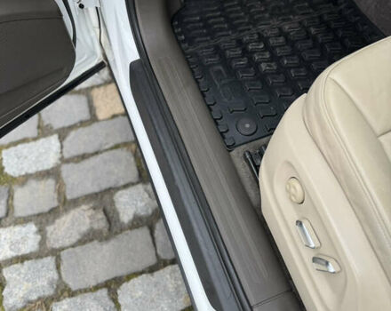 Белый Ауди Ку 5, объемом двигателя 1.98 л и пробегом 229 тыс. км за 15000 $, фото 32 на Automoto.ua