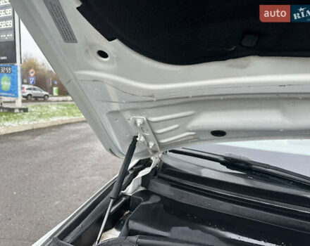 Білий Ауді Ку 5, об'ємом двигуна 2 л та пробігом 200 тис. км за 14990 $, фото 98 на Automoto.ua