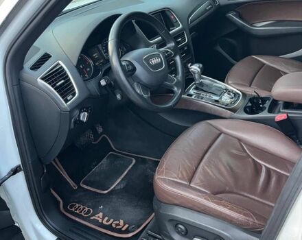 Белый Ауди Ку 5, объемом двигателя 2 л и пробегом 228 тыс. км за 17300 $, фото 2 на Automoto.ua