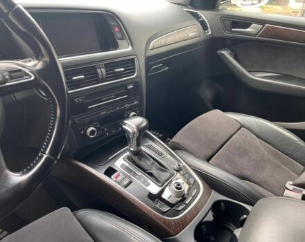 Білий Ауді Ку 5, об'ємом двигуна 2 л та пробігом 223 тис. км за 18900 $, фото 16 на Automoto.ua