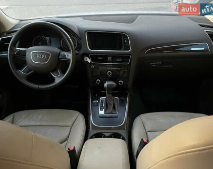 Білий Ауді Ку 5, об'ємом двигуна 2 л та пробігом 203 тис. км за 9950 $, фото 8 на Automoto.ua