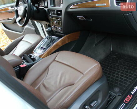 Белый Ауди Ку 5, объемом двигателя 1.98 л и пробегом 157 тыс. км за 16700 $, фото 20 на Automoto.ua