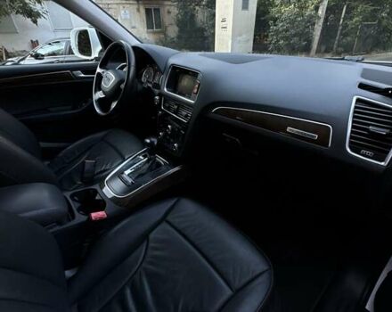 Білий Ауді Ку 5, об'ємом двигуна 2 л та пробігом 122 тис. км за 17000 $, фото 9 на Automoto.ua