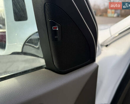 Білий Ауді Ку 5, об'ємом двигуна 2 л та пробігом 201 тис. км за 15999 $, фото 12 на Automoto.ua