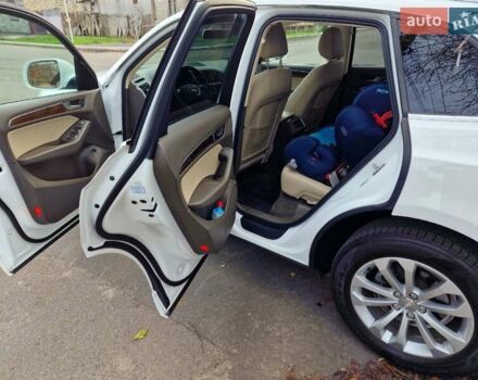 Білий Ауді Ку 5, об'ємом двигуна 2 л та пробігом 190 тис. км за 15555 $, фото 7 на Automoto.ua