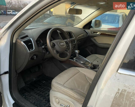 Білий Ауді Ку 5, об'ємом двигуна 2 л та пробігом 203 тис. км за 9950 $, фото 10 на Automoto.ua