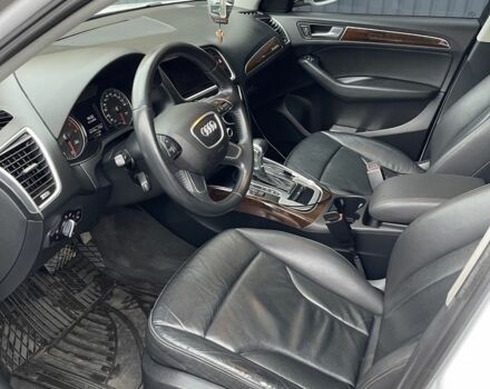 Білий Ауді Ку 5, об'ємом двигуна 2 л та пробігом 153 тис. км за 15999 $, фото 9 на Automoto.ua