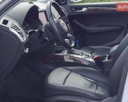 Белый Ауди Ку 5, объемом двигателя 2 л и пробегом 75 тыс. км за 14000 $, фото 4 на Automoto.ua