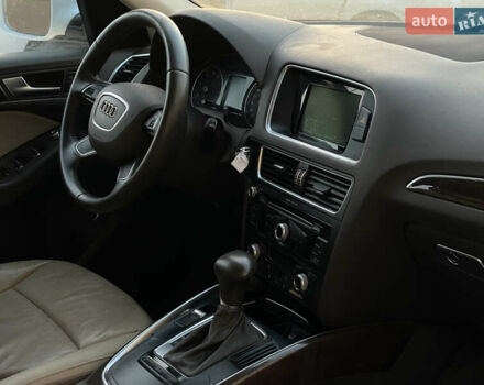 Білий Ауді Ку 5, об'ємом двигуна 2 л та пробігом 203 тис. км за 9950 $, фото 7 на Automoto.ua