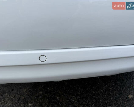 Білий Ауді Ку 5, об'ємом двигуна 2 л та пробігом 201 тис. км за 15999 $, фото 26 на Automoto.ua