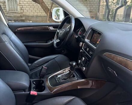 Білий Ауді Ку 5, об'ємом двигуна 2 л та пробігом 122 тис. км за 17000 $, фото 23 на Automoto.ua
