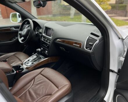 Білий Ауді Ку 5, об'ємом двигуна 2 л та пробігом 167 тис. км за 14699 $, фото 10 на Automoto.ua