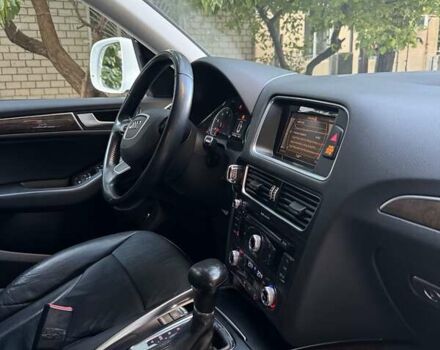 Білий Ауді Ку 5, об'ємом двигуна 2 л та пробігом 122 тис. км за 17000 $, фото 25 на Automoto.ua